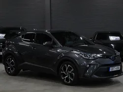Mörkgrå (grå) Begagnad 2021 Toyota C-HR Edition SUV | 259 900 kr (Marknadspris)