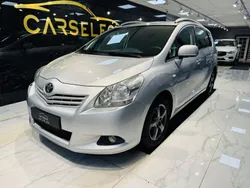 Silver Begagnad 2010 Toyota Verso Minibuss | 69 900 kr (Marknadspris)