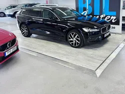 Svart Begagnad 2020 Volvo V60 Momentum Kombi | 249 000 kr (Lite dyr)