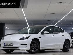 Vit Begagnad 2022 Tesla Model 3 Standard Range Sedan | 259 900 kr (Marknadspris)
