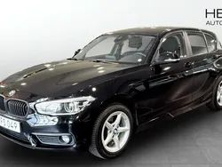 Svart Begagnad 2016 BMW 118 Advantage Halvkombi | 144 900 kr (Marknadspris)
