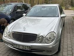 Grå Begagnad 2003 Mercedes E320 Avantgarde Sedan | 79 000 kr (Marknadspris)