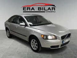 Ljusgrå (grå) Begagnad 2005 Volvo S40 Sedan | 24 800 kr (Marknadspris)