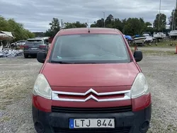 Röd Begagnad 2011 Citroën Berlingo Minibuss | 22 500 kr (Marknadspris)