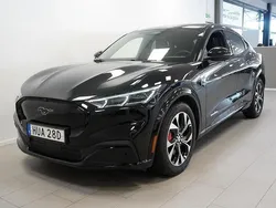 Svart Begagnad 2022 Ford Mustang Mach-E Standard Range SUV | 339 900 kr (Bra pris)