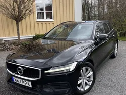 Svart Begagnad 2019 Volvo V60 Momentum Kombi | 175 000 kr