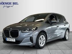 Grå Begagnad 2023 BMW 225 Active Tourer Comfort Edition Minibuss | 339 000 kr (Marknadspris)