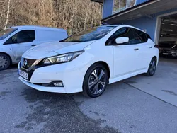 Vit Begagnad 2022 Nissan Leaf N-Connecta Halvkombi | 169 900 kr (Superpris)
