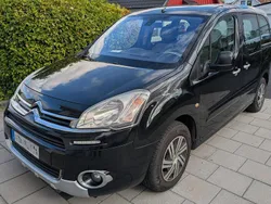 Svart Begagnad 2014 Citroën Berlingo Minibuss | 23 000 kr