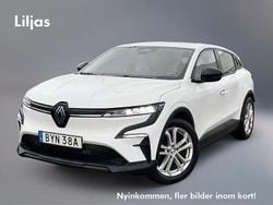 Vit Begagnad 2022 Renault Mégane IV Evolution Halvkombi | 249 900 kr (Marknadspris)