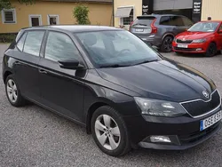 Svart Begagnad 2015 Skoda Fabia Style Halvkombi | 84 900 kr (Marknadspris)
