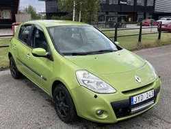 Grön Begagnad 2010 Renault Clio R.S. Halvkombi | 28 900 kr (Marknadspris)