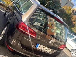 Brun Begagnad 2016 VW Sharan Minibuss | 156 000 kr (Marknadspris)