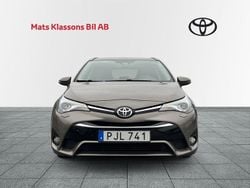 Mörkgrå Begagnad 2017 Toyota Avensis Kombi | 179 000 kr (Marknadspris)