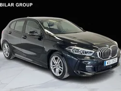 Svart Begagnad 2020 BMW 118 M Sport Halvkombi | 259 000 kr (Marknadspris)