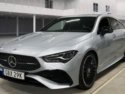 Silver Begagnad 2025 Mercedes CLA200 Shooting Brake AMG Kombi | 378 500 kr (Marknadspris)