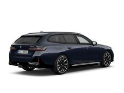 Svart Begagnad 2024 BMW 550e M Sport Kombi | 973 000 kr (Marknadspris)