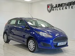 Blå Begagnad 2014 Ford Fiesta Halvkombi | 74 900 kr (Marknadspris)