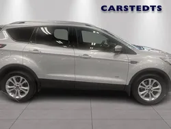 Grå Begagnad 2018 Ford Kuga Titanium SUV | 189 900 kr (Marknadspris)