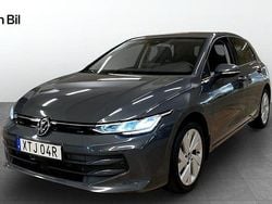 Mörkgrå (dolphin grey metallic) Begagnad 2024 VW Golf VIII Edition Halvkombi | 299 500 kr (Marknadspris)