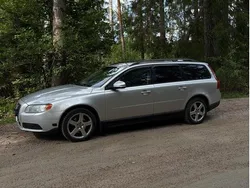 Grå Begagnad 2009 Volvo V70 Kombi | 37 000 kr (Marknadspris)