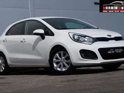 Vit Begagnad 2014 Kia Rio Halvkombi | 114 900 kr (Lite dyr)