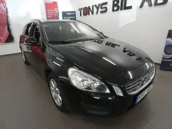 Svart Begagnad 2013 Volvo V60 Kinetic Kombi | 59 900 kr (Marknadspris)