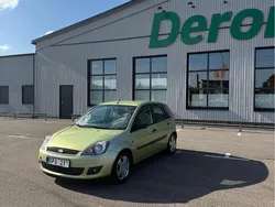 Grön Begagnad 2006 Ford Fiesta Halvkombi | 15 900 kr (Marknadspris)