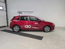 Röd Begagnad 2022 Hyundai i30 Essential Halvkombi | 249 500 kr (Lite dyr)