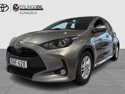 Grön Begagnad 2022 Toyota Yaris Hybrid Active Halvkombi | 204 900 kr (Marknadspris)