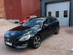 Svart Begagnad 2015 Volvo V60 Momentum Kombi | 99 999 kr (Bra pris)