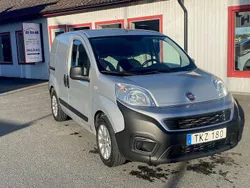 Grå Begagnad 2017 Fiat Fiorino Minibuss | 79 900 kr