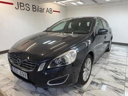 Grå Begagnad 2010 Volvo V60 Summum Kombi | 94 900 kr (Marknadspris)