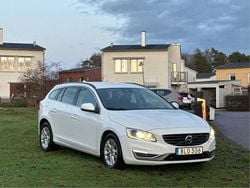 Vit Begagnad 2015 Volvo V60 Momentum Kombi | 106 000 kr (Bra pris)