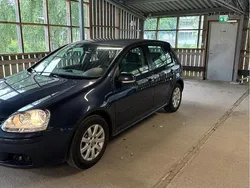 Blå Begagnad 2008 VW Golf Trendline Halvkombi | 33 500 kr (Marknadspris)