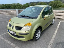 Grön Begagnad 2005 Renault Modus Minibuss | 20 000 kr