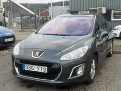 Mörkgrå (grå) Begagnad 2013 Peugeot 308 Halvkombi | 59 990 kr (Marknadspris)