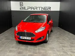 Röd Begagnad 2014 Ford Fiesta Titanium Halvkombi | 84 900 kr (Marknadspris)