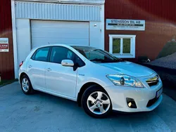 Vit Begagnad 2010 Toyota Auris Hybrid Plus Halvkombi | 84 900 kr (Marknadspris)