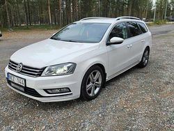 Vit Begagnad 2013 VW Passat R-line Kombi | 79 900 kr (Lite dyr)
