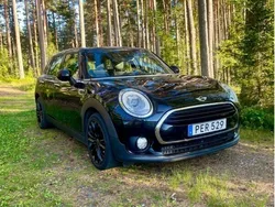 Svart Begagnad 2017 Mini Cooper D Clubman Kombi | 189 000 kr (Marknadspris)