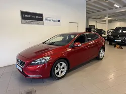 Röd Begagnad 2014 Volvo V40 Kinetic Kombi | 129 900 kr (Marknadspris)
