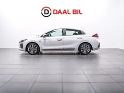 Vit Begagnad 2016 Hyundai Ioniq Premium Sedan | 159 700 kr (Marknadspris)
