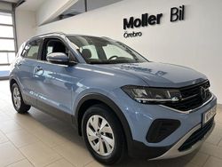 Grå (smokey grey metallic) Begagnad 2024 VW T-Cross Life SUV | 244 900 kr (Marknadspris)