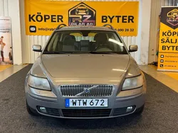 Grå Begagnad 2005 Volvo V50 Momentum Kombi | 29 900 kr (Marknadspris)