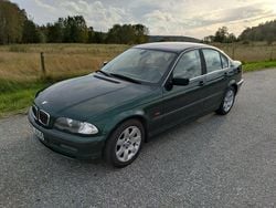 Grön Begagnad 2000 BMW 328 Sedan | 55 000 kr