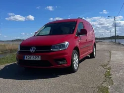 Röd Begagnad 2016 VW Caddy Maxi Minibuss | 90 000 kr (Lite dyr)