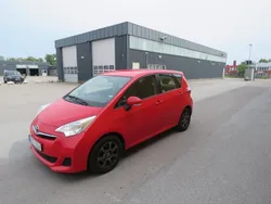 Röd Begagnad 2012 Toyota Verso-S Multidrive S Minibuss | 79 000 kr (Bra pris)