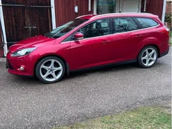 Röd Begagnad 2012 Ford Focus Kombi | 59 000 kr (Marknadspris)