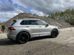 Grå Begagnad 2020 VW Tiguan R-line SUV | 236 900 kr (Marknadspris)